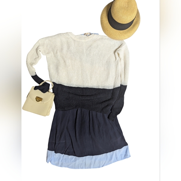 Vince Sweaters - Vince color block knit crew neck sweater